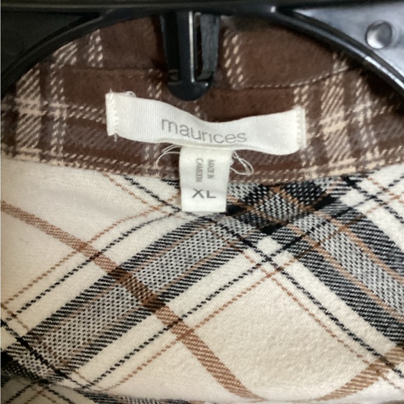 Maurices Two-Tone Brown & Cream Plaid Button-Up Flannel Shirt for women. Size XL - Picture 2 of 4